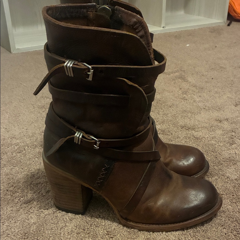 EUC Freebird Baker Cognac Leather Boot size 8